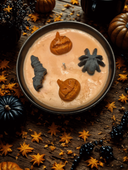 Halloween Mood Candle – Pumpkin Pie Scented, Hand-Poured & Uniquely Decorated